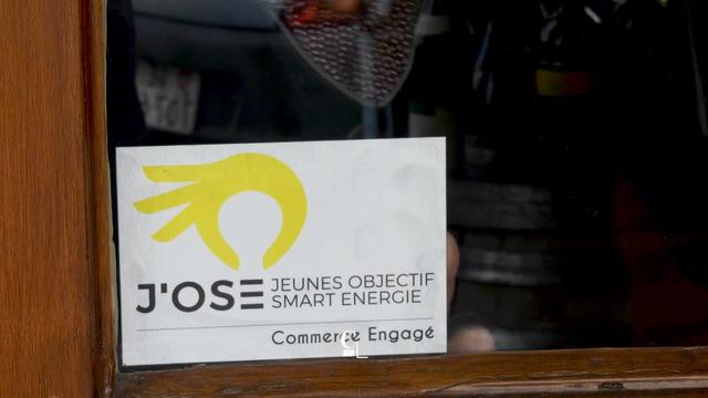 Inciter les commerçants à réduire leur empreinte écologique, c'est le défi que se sont lancés des jeunes à Genève.