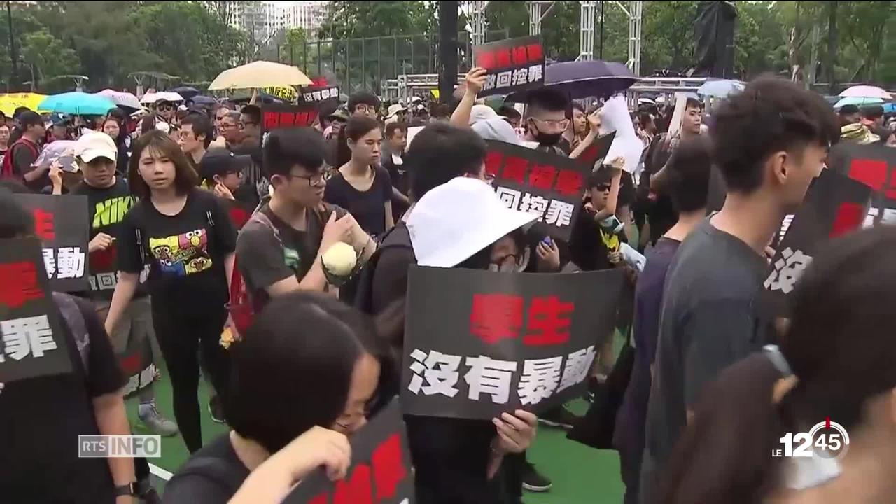 Hong Kong s'enfonce dans la crise politique. Des milliers de manifestants sont à nouveau dans la rue.