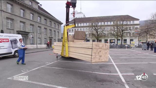 Place de la gare à Bienne. Place à la polémique: la "Robert Walser sculpture" n'est pas encore totalement financée.