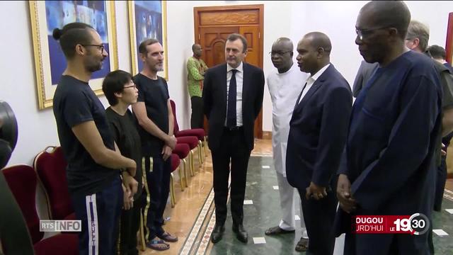 Les deux otages français du Burkina Faso sont rentrés à Paris