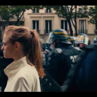 Porté par la Valaisanne Noémie Schmidt, "Paris est à nous" est le premier film français distribué par Netflix.