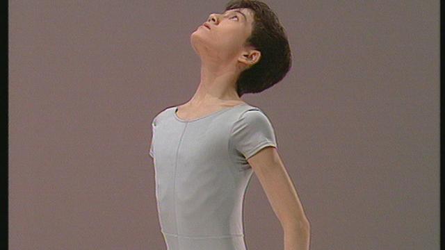 Yuichiro Yokoseki, danseur Japon. Variation libre : At Dawn, L. Andriessen, M. Ikehata.