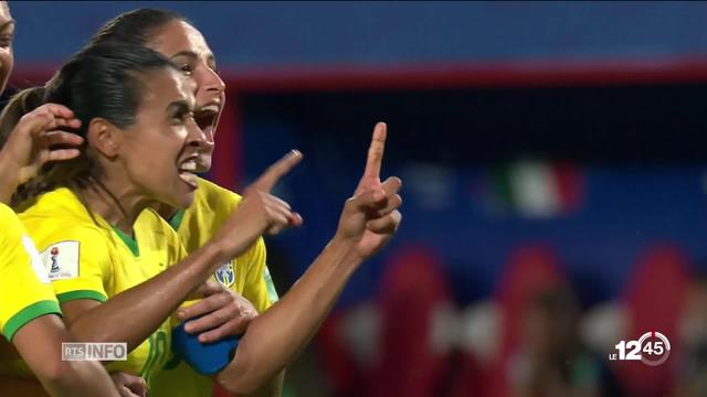 La Brésilienne Marta s'empare du record de buts en Coupe du monde, hommes et femmes confondus.