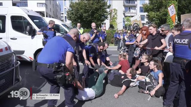 Ils bloquent des routes, des ponts ou encore occupent le Crédit suisse. les militants pour le climat font face à la justice