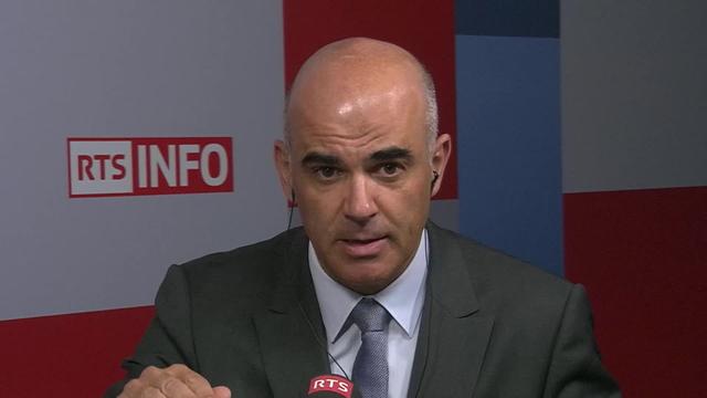 Les primes maladie en faible hausse l’année prochaine: interview d’Alain Berset