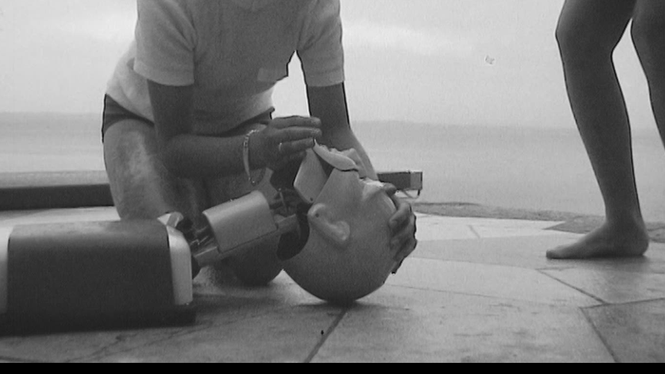 Sauvetage en piscine en 1971. [RTS]