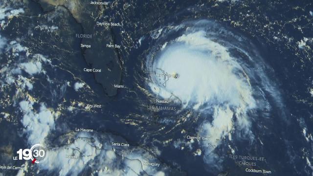 L'ouragan Dorian, désormais en catégorie 5, s'abat sur les Bahamas et se dirige vers la Floride.