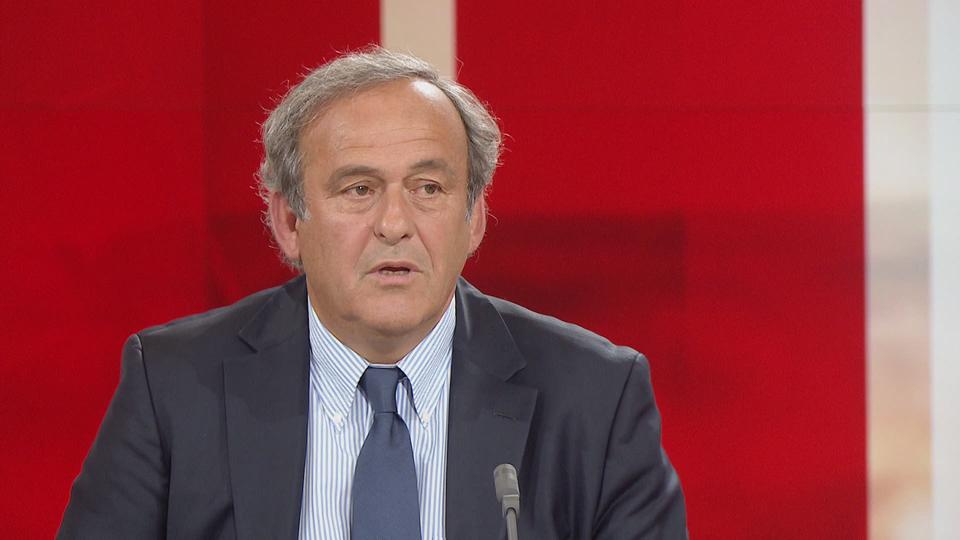 Michel Platini sur les insultes dans le football