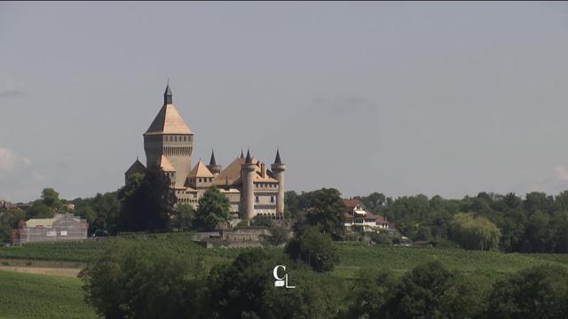 Vufflens-le-Château, un bijou architectural qui nous vient du Moyen-Âge à découvrir du ciel.