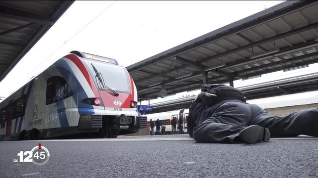 Beaucoup de monde et d'émotion pour la mise en service du Léman Express, malgré la grève en France.