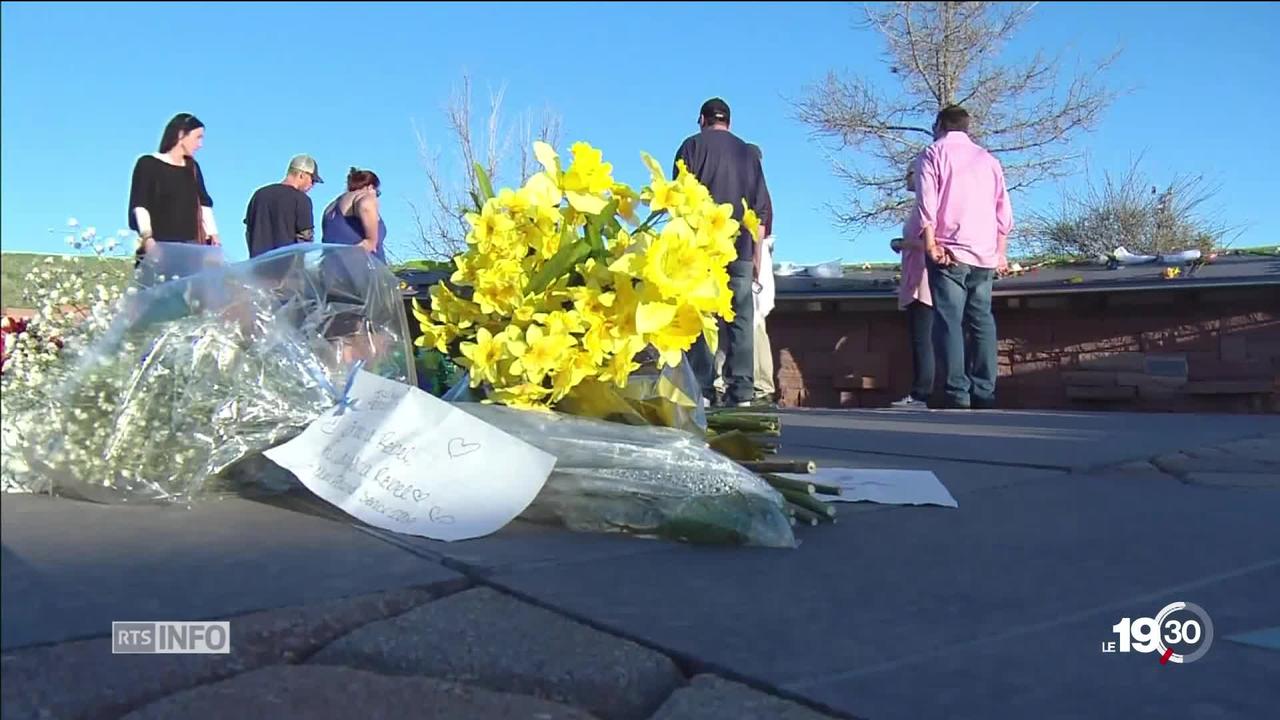 Les rescapés de la fusillade et les familles des victimes sont réunis pour commémorer la tuerie de Columbine il y a 20 ans.