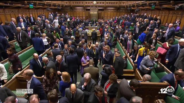 Séisme politique à Londres: la Chambre des communes a balayé l'acccord sur le Brexit. Défaite cinglante pour Theresa May.