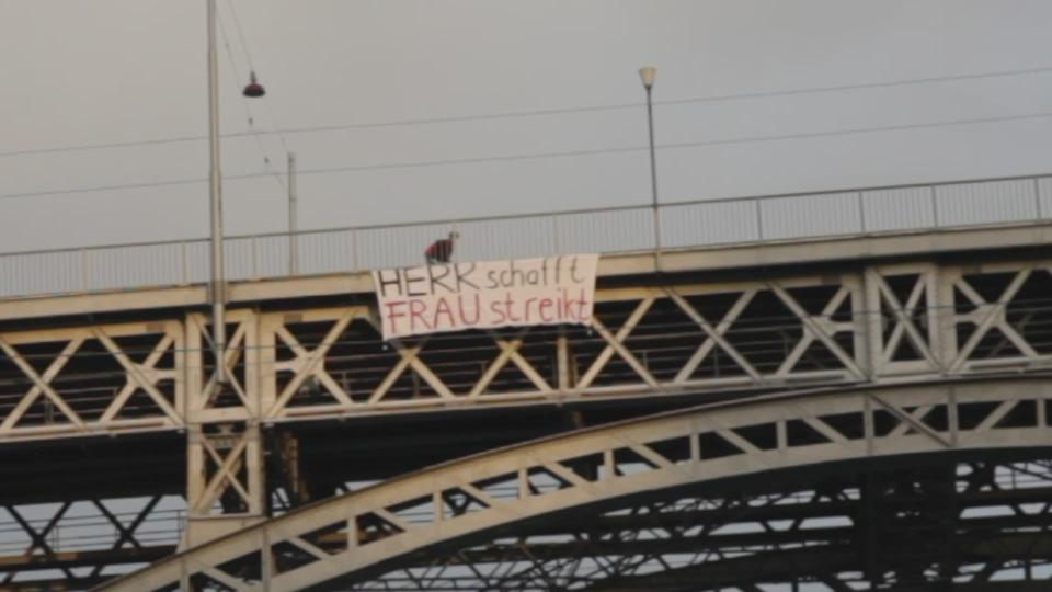 Premiers signes de la greve dans lespace urbain bernois