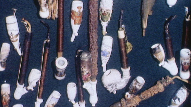 Collection de pipes en 1974. [RTS]