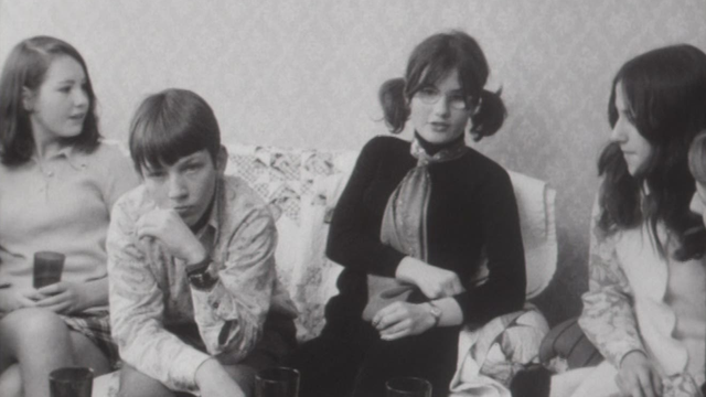 Un groupe d'adolescent en 1970. [RTS]