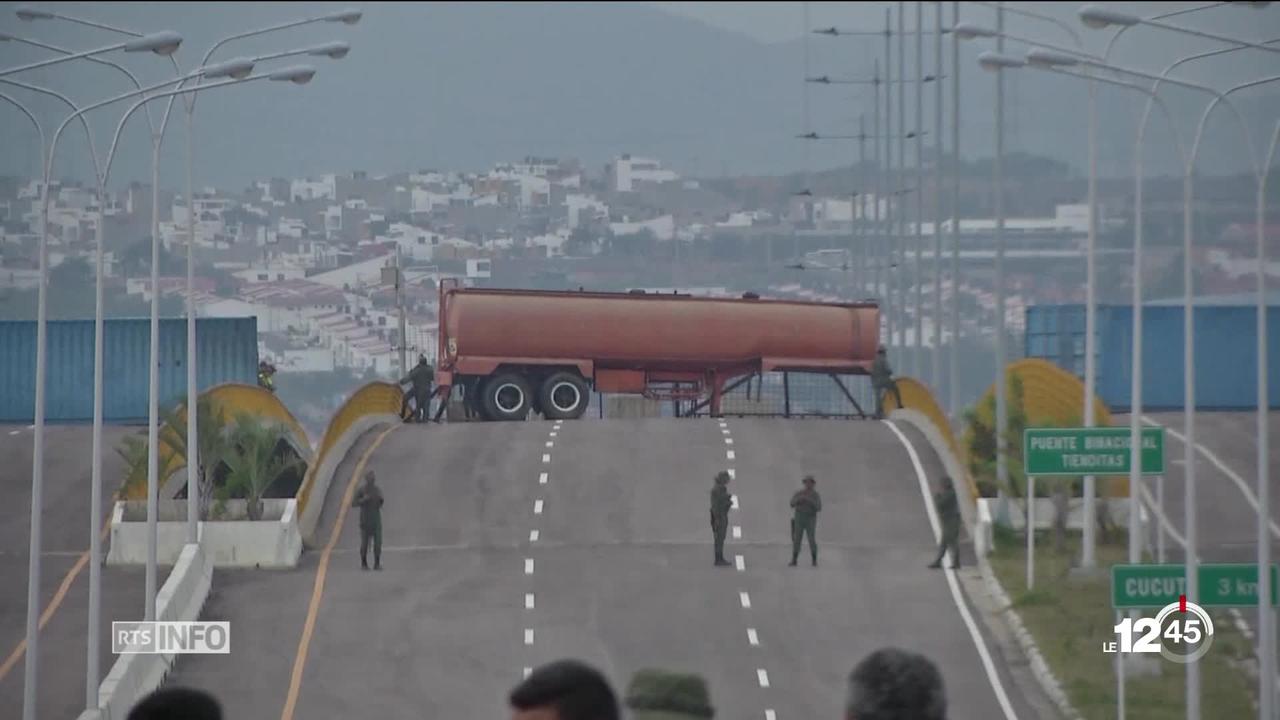 Les Vénézuéliens prient l'armée de laisser entrer l'aide humanitaire. Une aide bloquée à la frontière avec la Colombie.