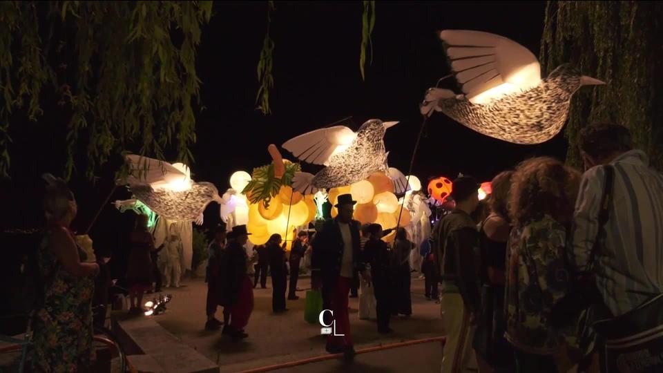 La parade de Nuit clôt les soirées de la Fête des Vignerons. La chanteuse Diane Tell était au rendez-vous