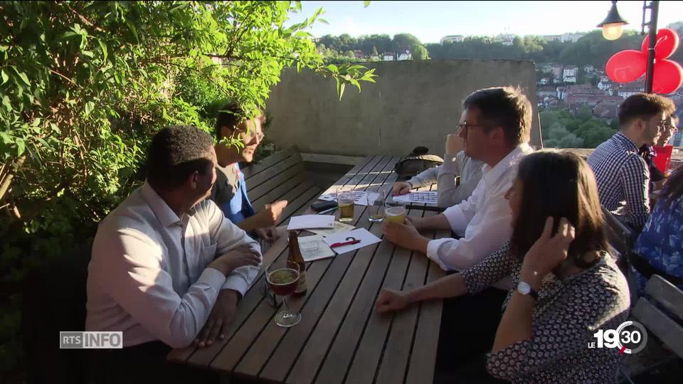 "Carnet de campagne": le PS fribourgeois organise des "speed dating" entre les militants du parti et les candidats.