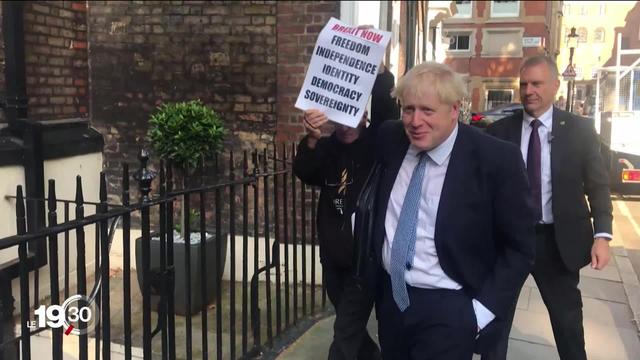 Après plusieurs échecs devant les députés britanniques, le triomphe de Boris Johnson lui ouvre un boulevard pour le Brexit.