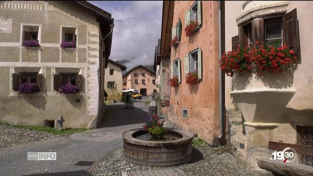 Pour lutter contre l'exode rural, plusieurs communes et villages de montagne rivalisent d'idées pour attirer les jeunes.