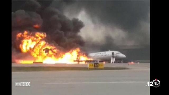 En Russie, 41 morts dans l'atterrissage d'urgence d'un avion qui a pris feu à l'aéroport de Moscou