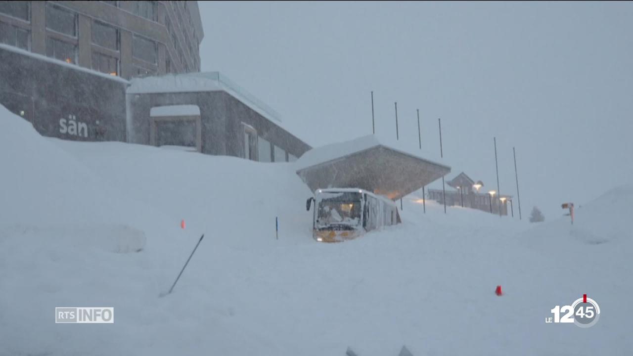Appenzell: Une avalanche de 300 m de large emporte plusieurs véhicules et atteint un hôtel