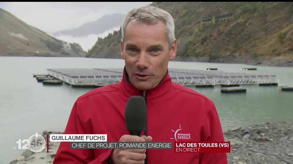 Des panneaux solaires sont en cours d'installation sur le lac des Toules en Valais. Explications de Guillaume Fuchs