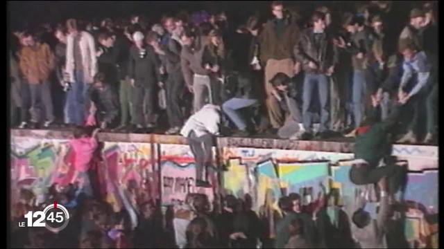 Berlin, 30 ans, jour pour jour que le mur est tombé. Retour en image sur cet événement,