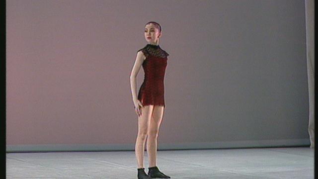 Maïko Uemura, danseuse Japon. Variation libre : Tango, Stravinski, Tatsuo Mochizuki.