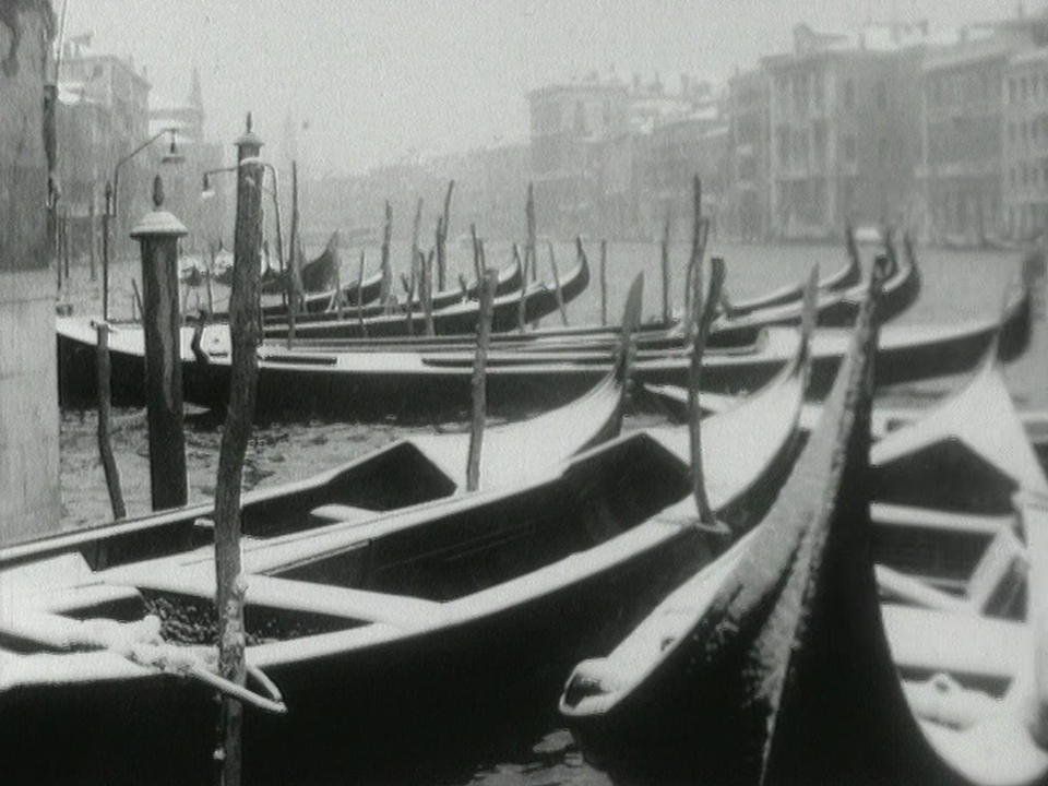 Venise sans gondolier, promenade mélancolique en 1963. [RTS]