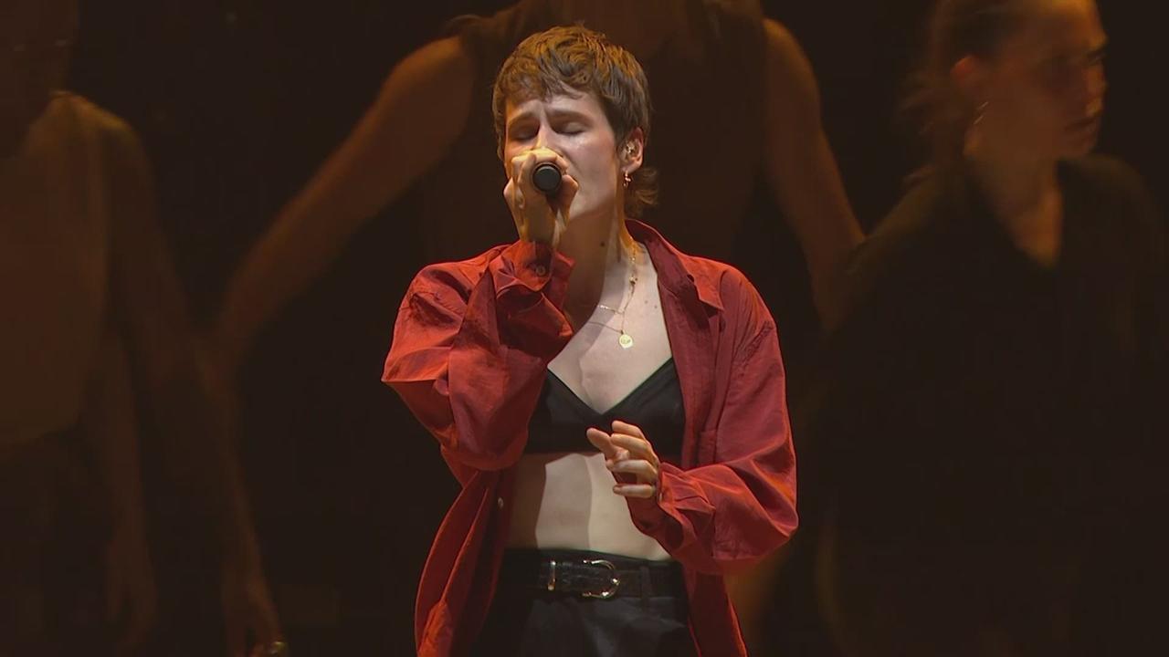 Le règne pop chahuté de Christine and the Queens à Paléo