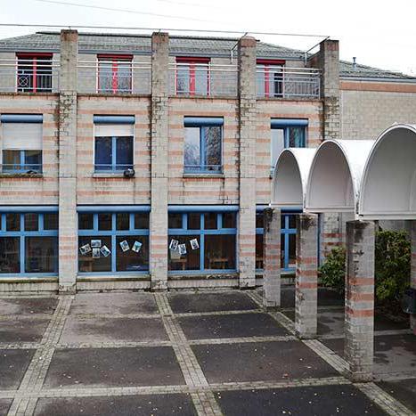 L'association du Home-Chez-Nous gère deux structures éducatives sur deux lieux distincts (au Mont et à Lausanne) [homecheznous.ch]