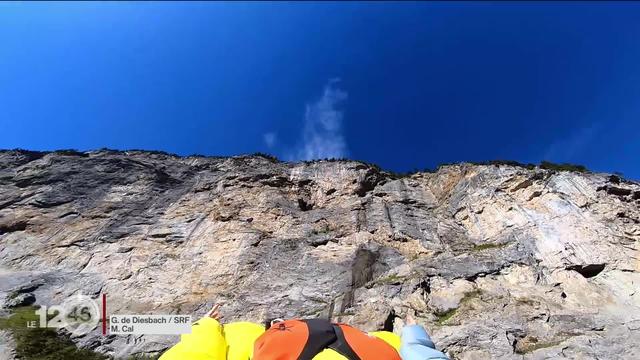 Le base jump est une pratique fréquente dans l'Oberland Bernois et a provoqué la mort de 60 sauteurs. Un élu du National réagit.