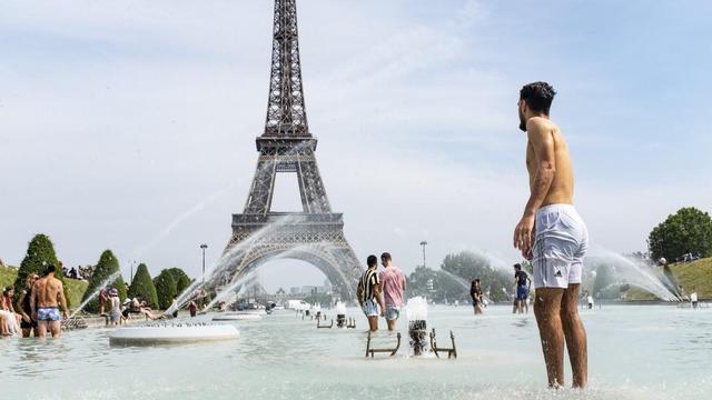 Juin 2019, canicule à Paris. [NurPhoto/AFP - Samuel Boivin]