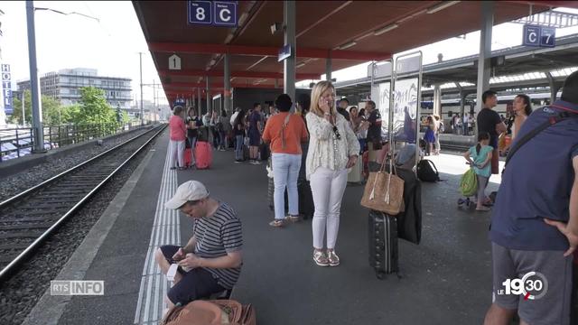 Aucun train ne circule entre Genève et la France à cause des rails déformés par la chaleur. C'était le chaos à la gare Cornavin.
