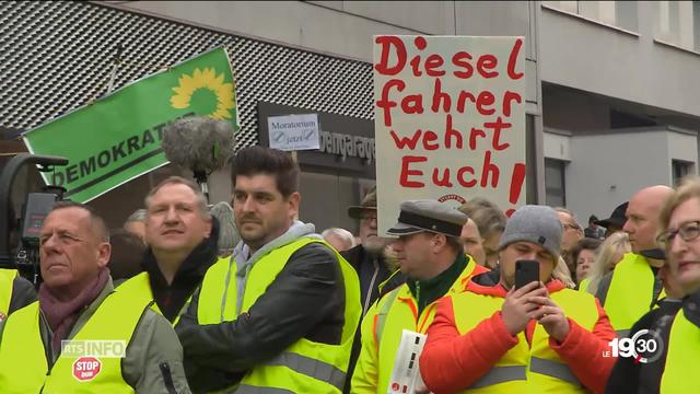 Le mouvement des gilets jaunes français trouve un écho en Allemagne. Mobilisation à Stuttgart.