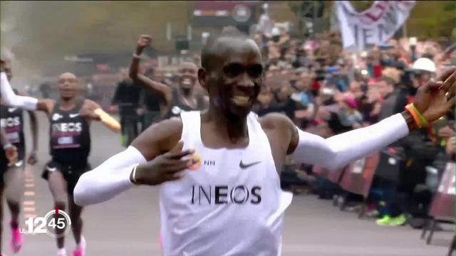 Le Kényan Eliud Kipchoge a pulvérisé tous les records du marathon en 1 h 59 min 40 sec à Vienne