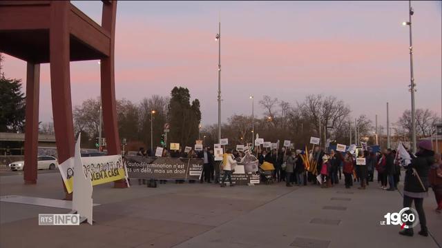 Des dizaines de Catalans sur la place des Nations pour dénoncer le procès des indépendantistes catalans