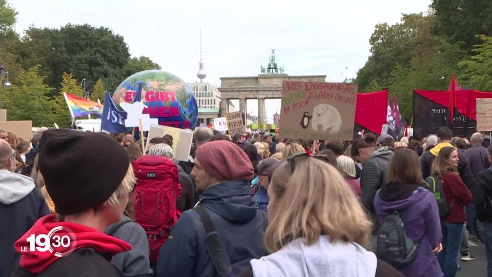 Des millions de personnes se sont mobilisées à travers la planète contre le réchauffement climatique vendredi.