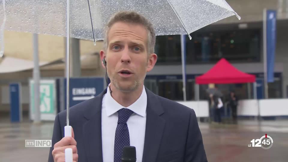 La banque Credit Suisse tient son assemblée générale ce matin à Zürich. Au coeur des discussions, le salaire du patron.