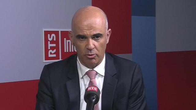 Augmentation justifiée pour les primes maladies? Interview d’Alain Berset