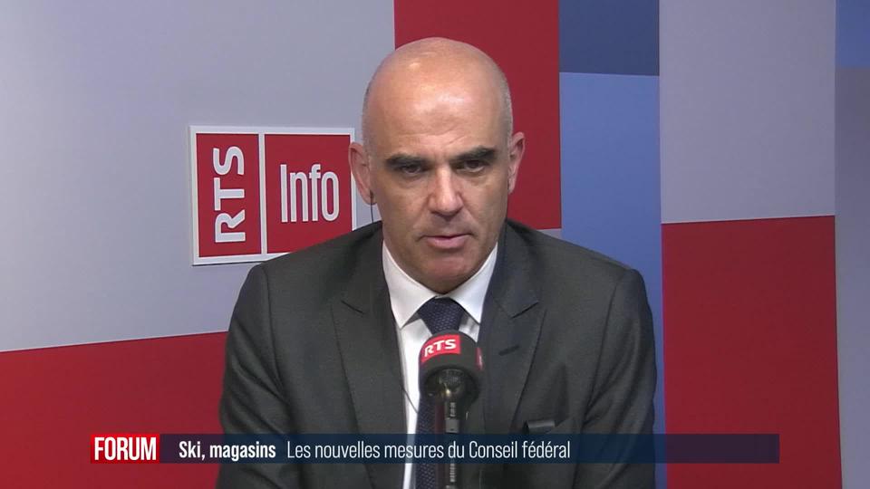 Le Conseil fédéral prend une série de décisions pour le ski et les magasins: interview d'Alain Berset