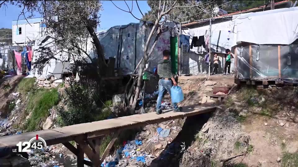 La Grèce impose le confinement dans les camps de migrants. 40'000 personnes s'entassent dans ces camps