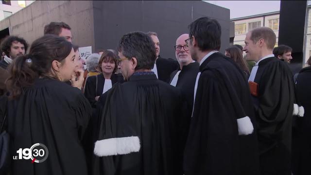 12 activistes pro-climat acquittés. Ils avaient occupé des locaux du Credit Suisse à Lausanne pour une partie de tennis