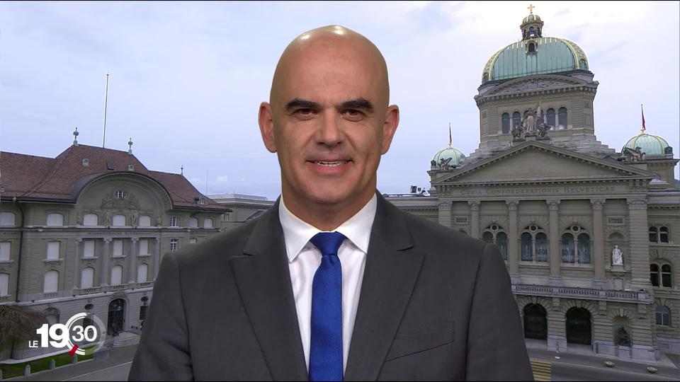 Le conseiller fédéral Alain Berset est le grand invité de ce journal pour évoquer la sortie du confinement de la Suisse