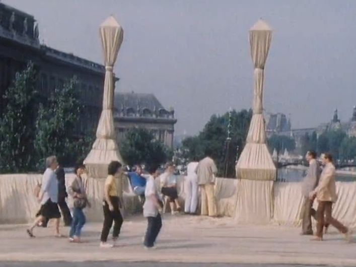 Le Pont Neuf à Paris emballé par Christo en 1985. [RTS]