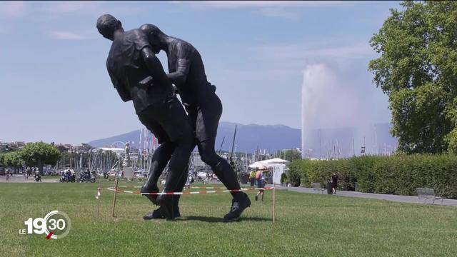 Le coup de boule de Zidane en pleine Coupe du monde est immortalisé par une statue. Exposée à Genève, elle crée la polémique.