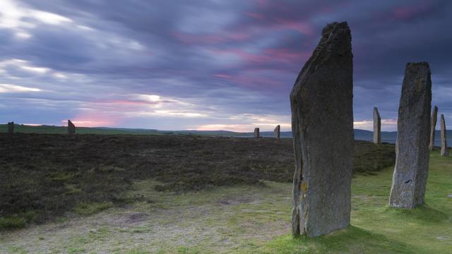 Anneau à monolithes, Brodgar, Iles Orcades, Ecosse. [Depositphotos - hstiver]