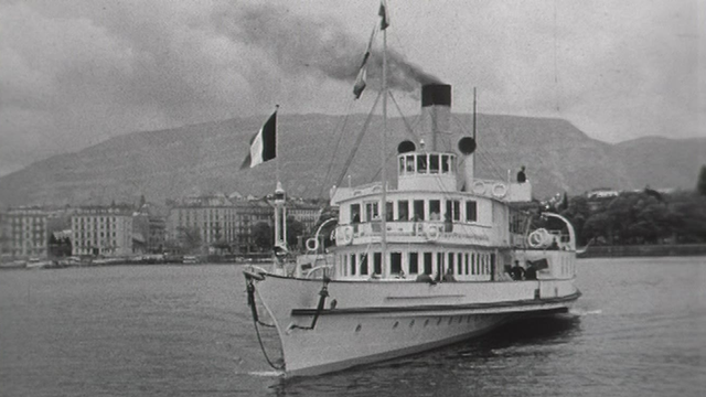 Le Général Dufour, bateau à vapeur de la CGN, en 1954. [RTS]
