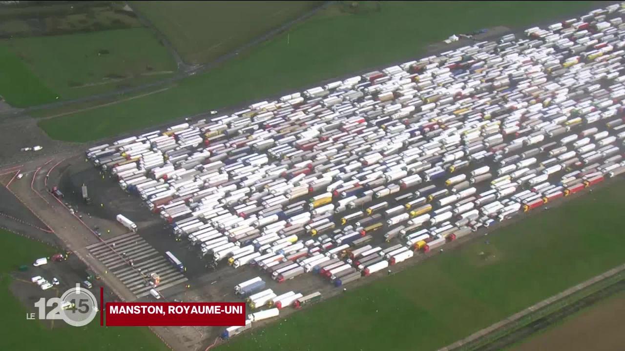 Des milliers de routiers bloqués en Angleterre